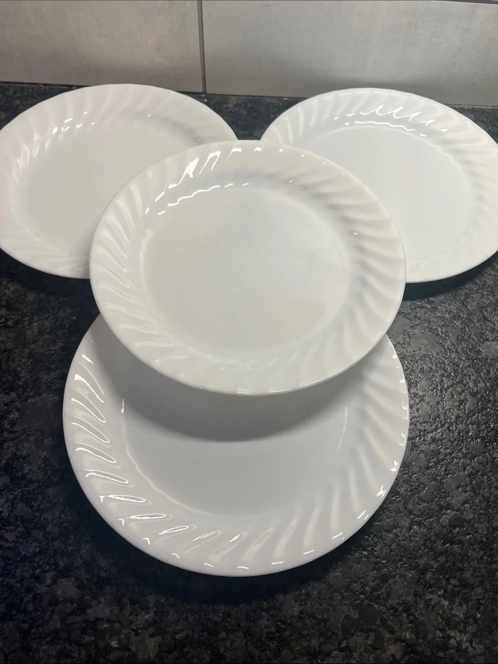 Vintage Corelle set of 4 ENHANCEMENTS WHITE SWIRL 9” Dinner Plates. Great cond